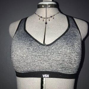 Victoria’s Secret Sports Bra Size M